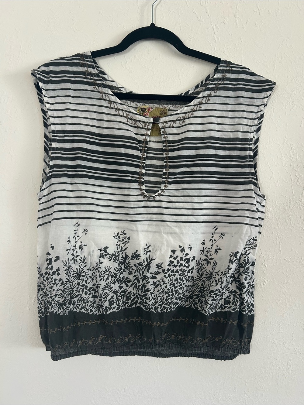 Free People Monochrome Whimsigoth Embroidered Keyhole Top Size 10